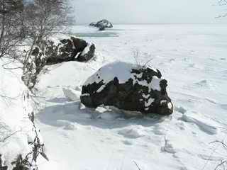 Arch Rock and frozen Bay de Chaleur